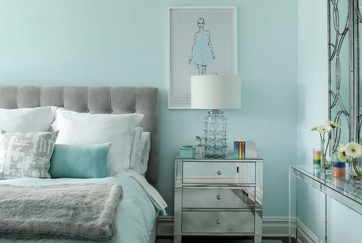 Trang trí nội thất phòng ngủ đẹp với màu xanh mát mẻ