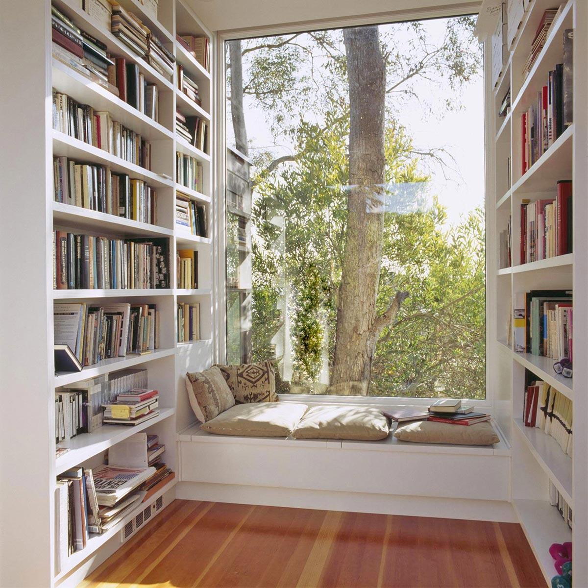 Phòng sách với ánh sáng tự nhiên dồi dào