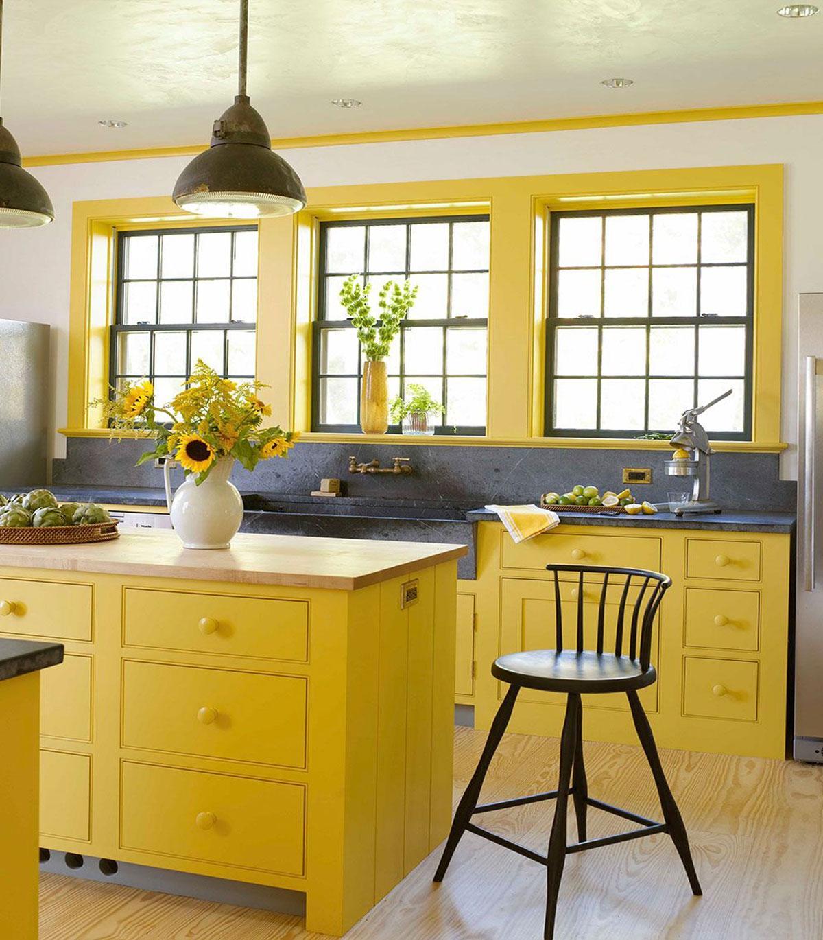 phòng bếp màu vàng
