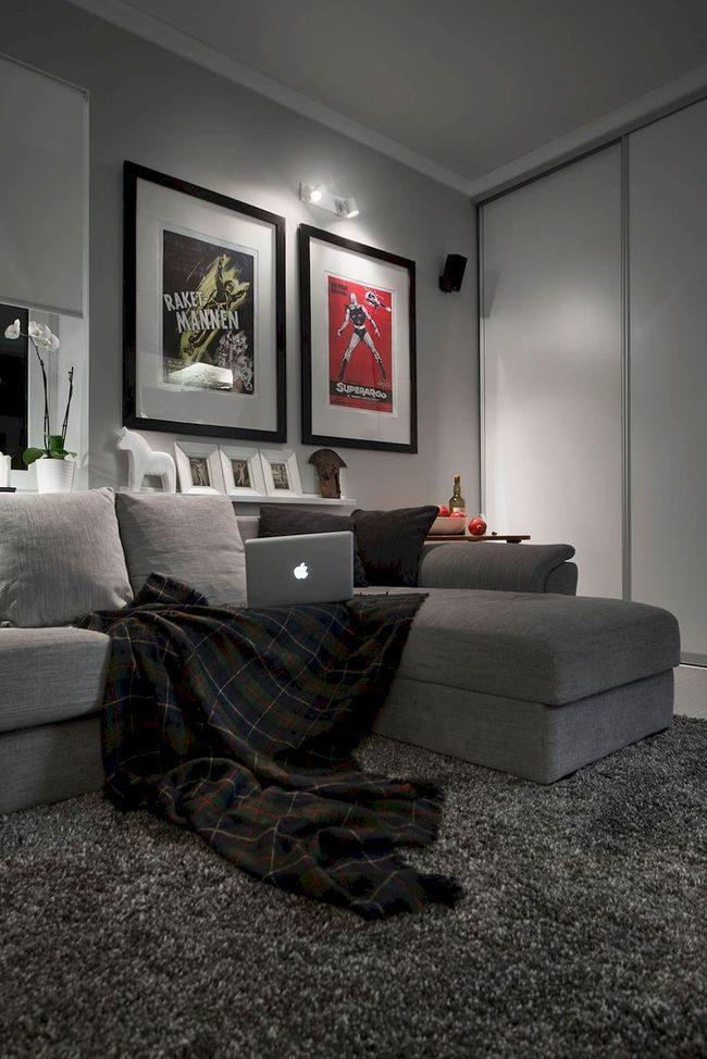sofa và thảm trải màu