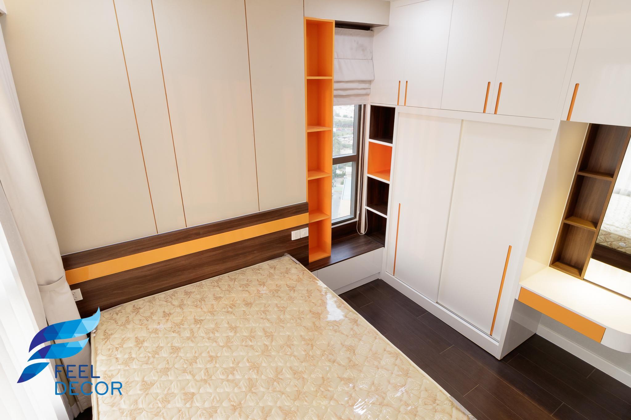 Màu sáng, ấm làm căn hộ 79 m2 The Sun Avenue tinh tế hơn.
