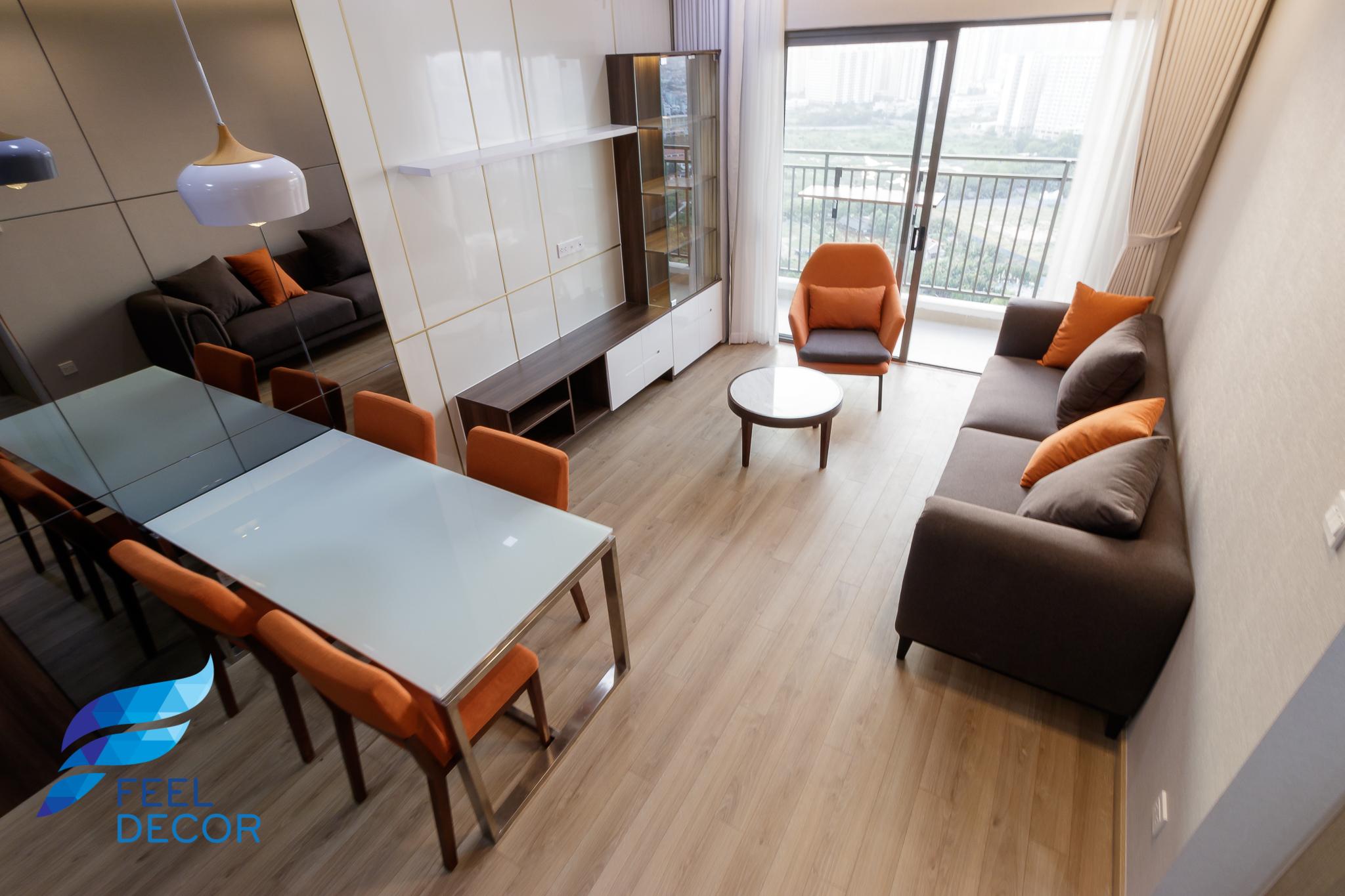 Bàn ăn và phòng khách căn hộ 3 phòng ngủ (79m2) CC The Sun Avenue Quận 2